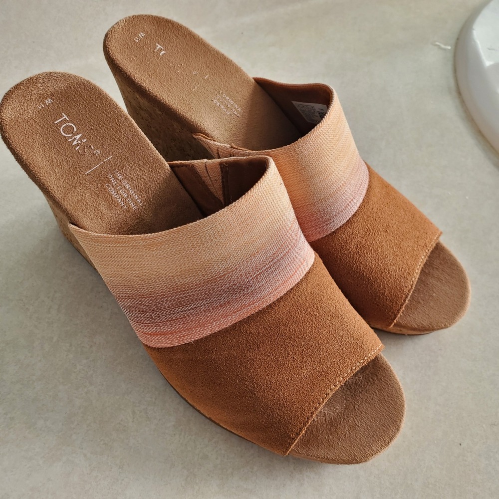 TOMS Monica Mule Wedge Sandals Tan Suede Orange Ombre Slip On Casual Sz 11‎